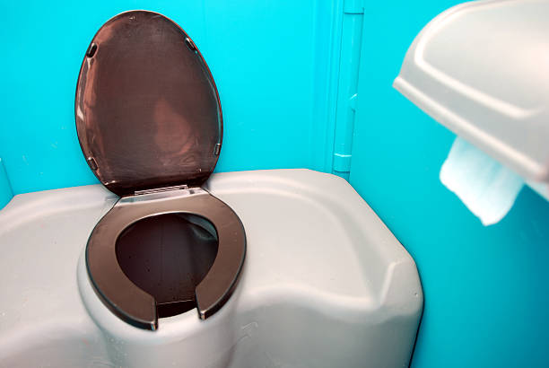 Portable Toilet Options We Offer in Clendenin, WV